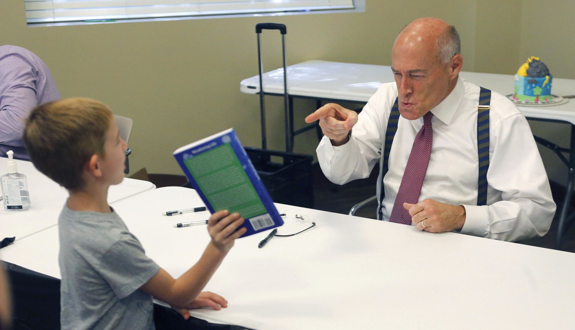 081719_James Spann booksigning_003 tp.jpg
